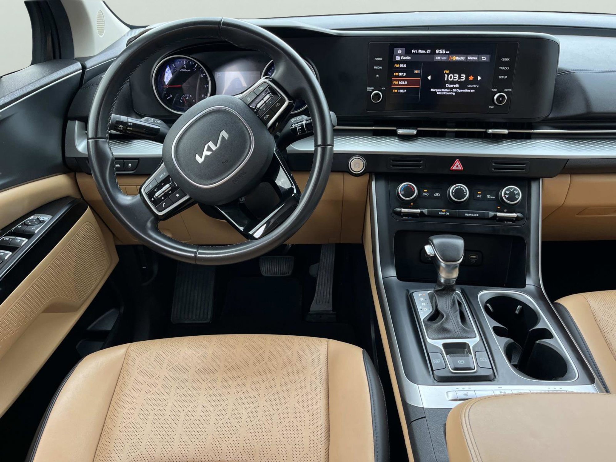 Certified 2024 Kia Carnival LX image 13