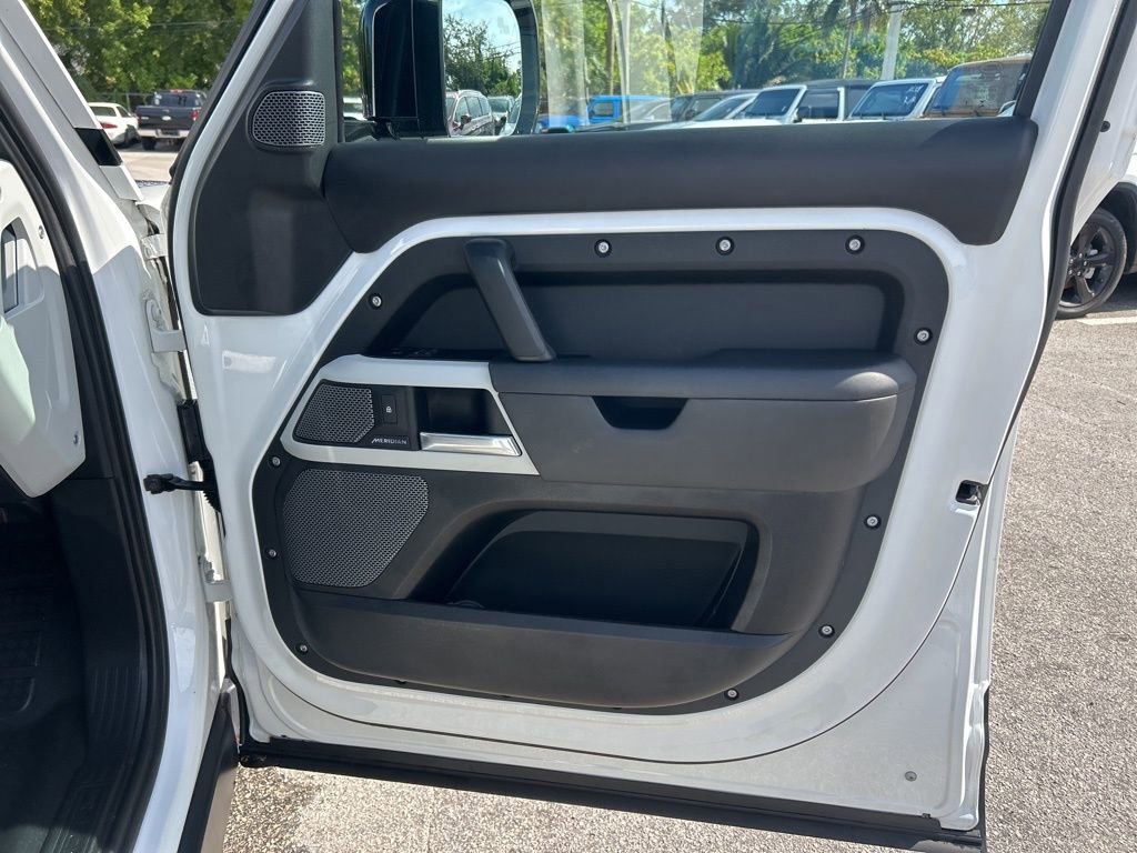 Used 2020 Land Rover Defender 110 HSE image 27