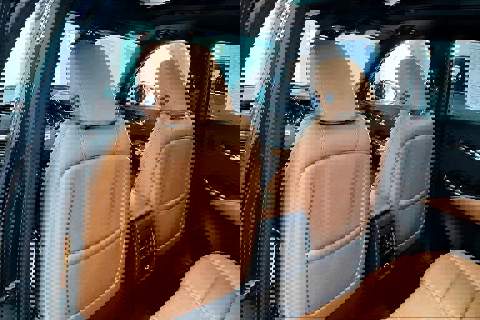 Used 2023 Cadillac XT4 Premium Luxury image 11