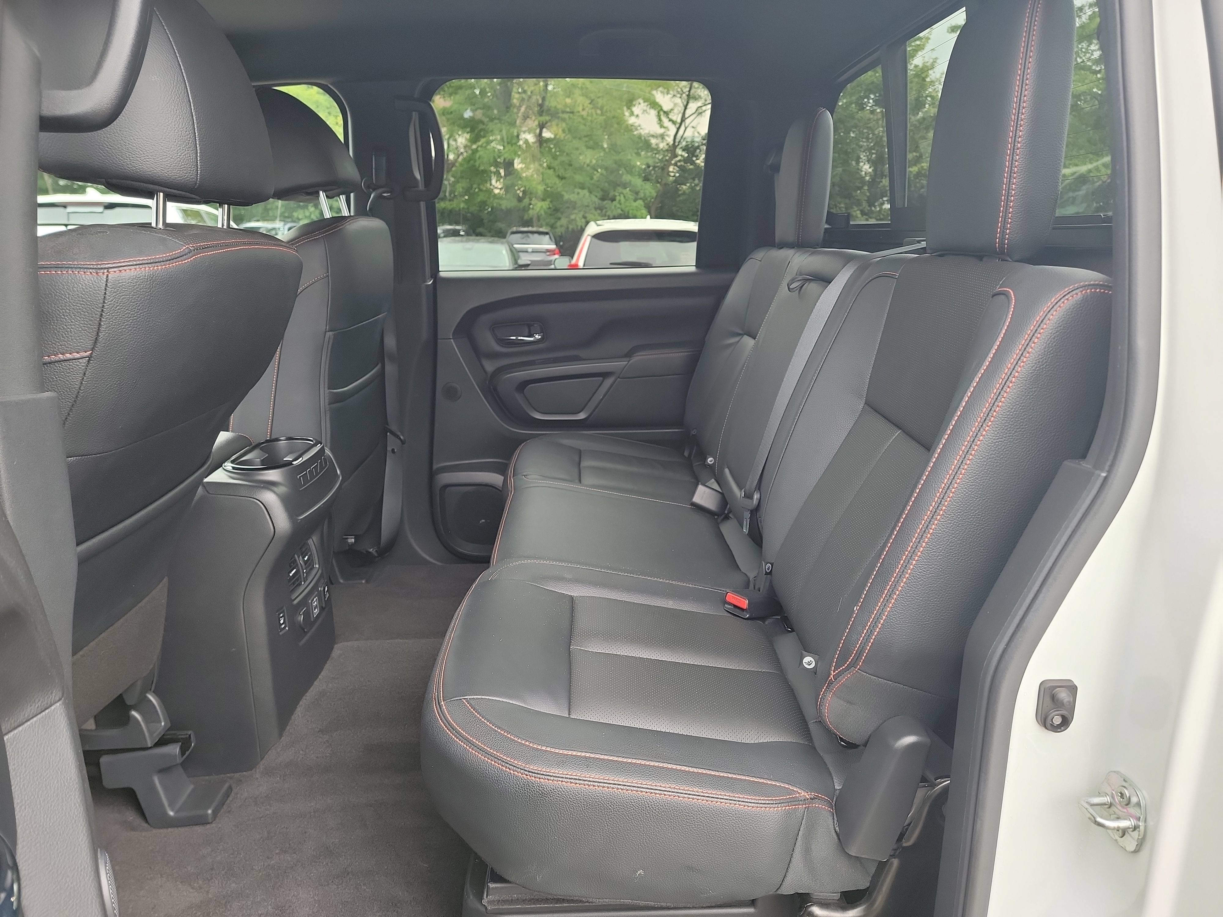 Used 2021 Nissan Titan PRO-4X w/ Pro-4x Convenience Package AWD/4WD image 27