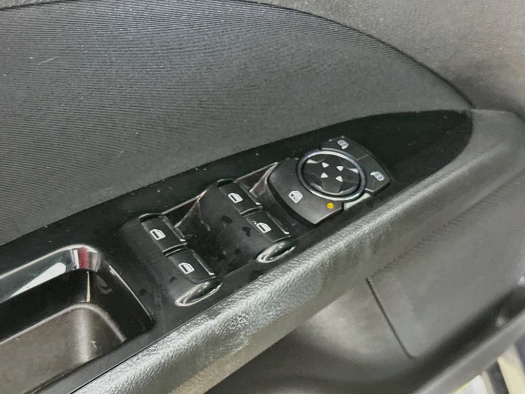 Used 2016 Ford Fusion SE w/ Equipment Group 201A FWD image 16