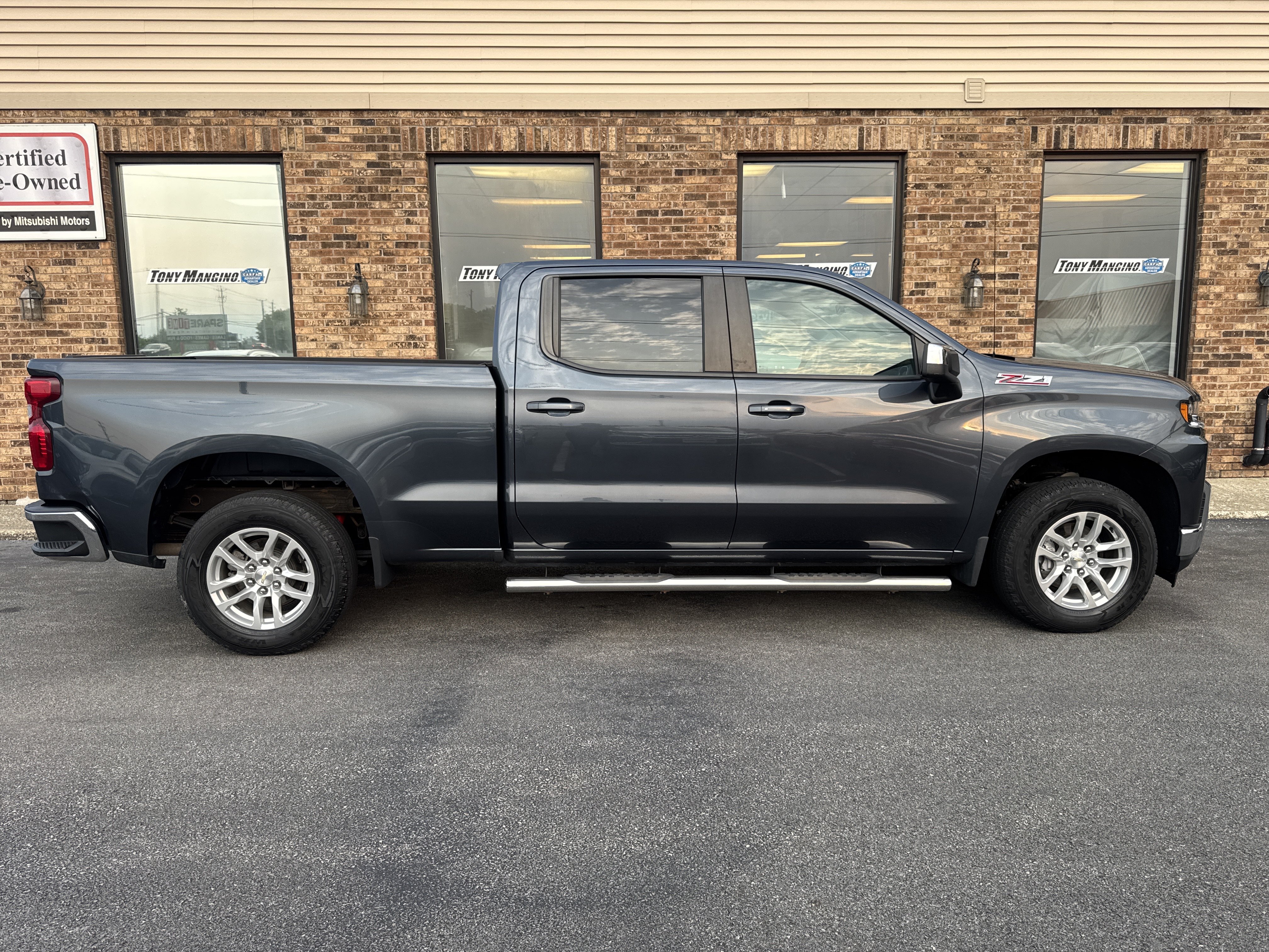 Used 2021 Chevrolet Silverado 1500 LT w/ Z71 Off-Road Package AWD/4WD image 6