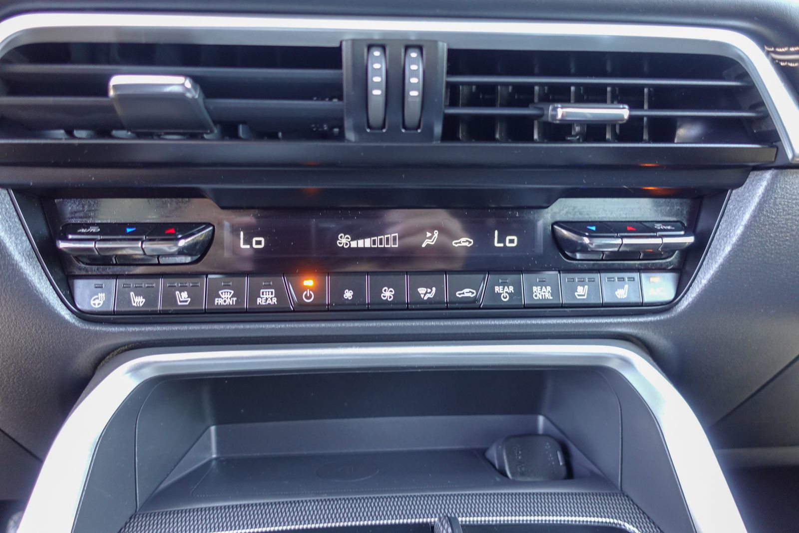 Certified 2024 MAZDA CX-90 Plug-In Hybrid w/ Premium Plus AWD/4WD image 24