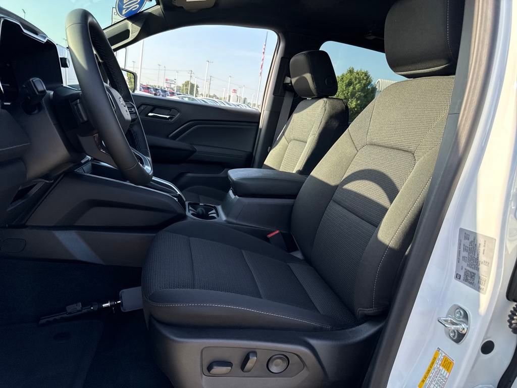 New 2025 Chevrolet Colorado LT image 14