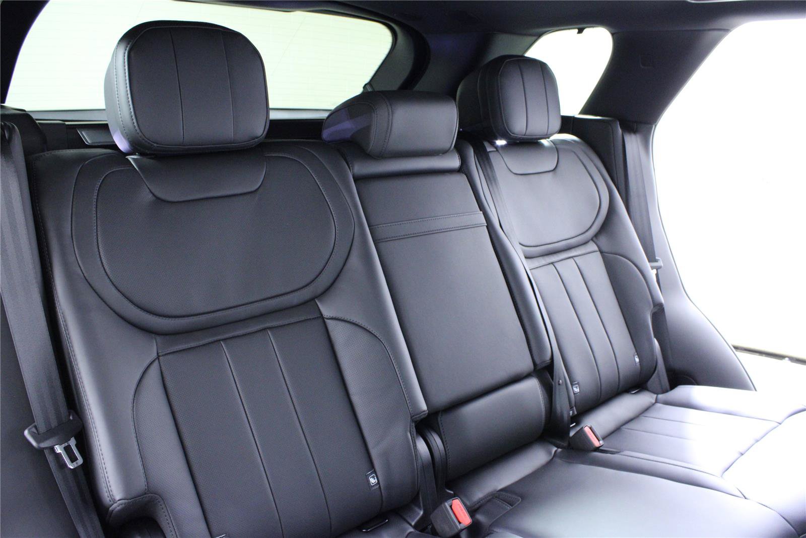 New 2026 Land Rover Range Rover Sport SE AWD/4WD image 12