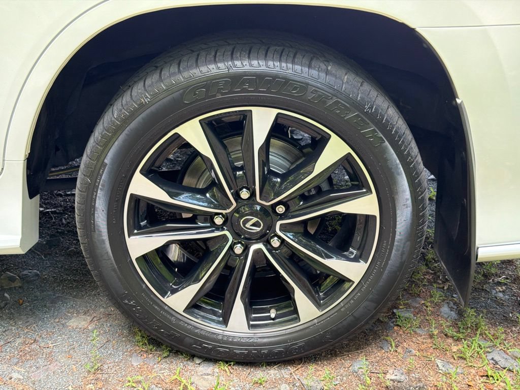 Used 2021 Lexus LX 570 4WD w/ Sport Package image 6