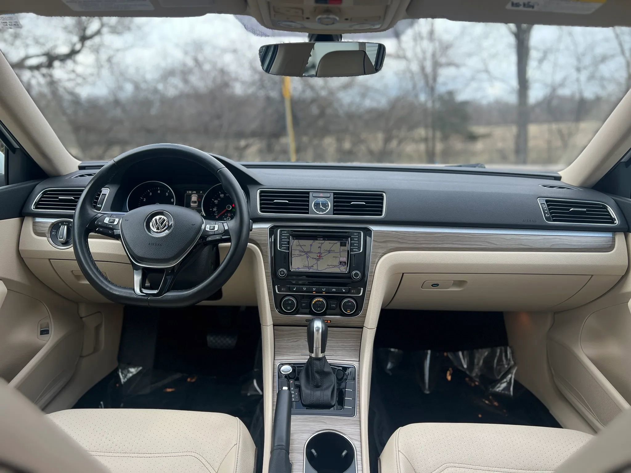 Used 2017 Volkswagen Passat 1.8T SE image 23