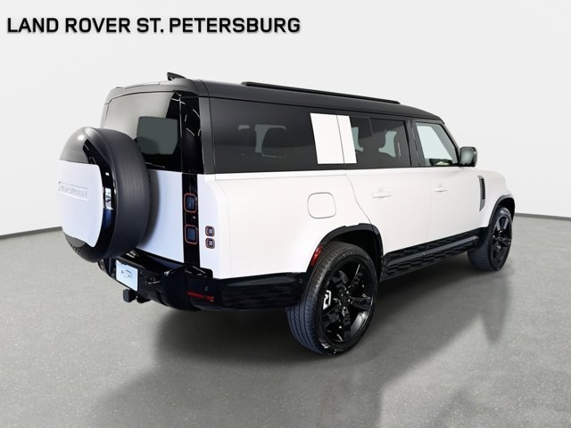 New 2026 Land Rover Defender 130 X-Dynamic SE image 5