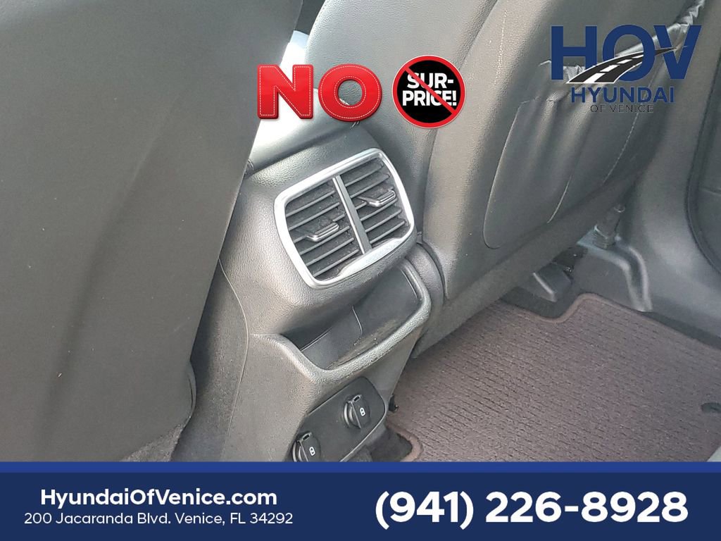 Used 2019 Hyundai Santa Fe Limited FWD image 13