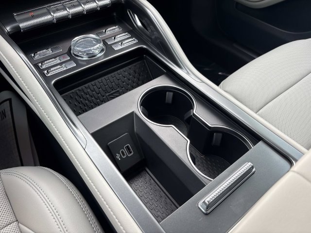 New 2026 Lincoln Nautilus Premier AWD/4WD image 28