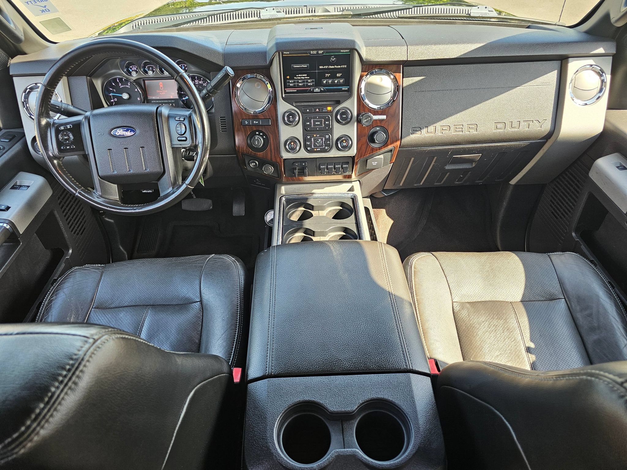 Used 2015 Ford F250 Lariat w/ Lariat Interior Package AWD/4WD image 13