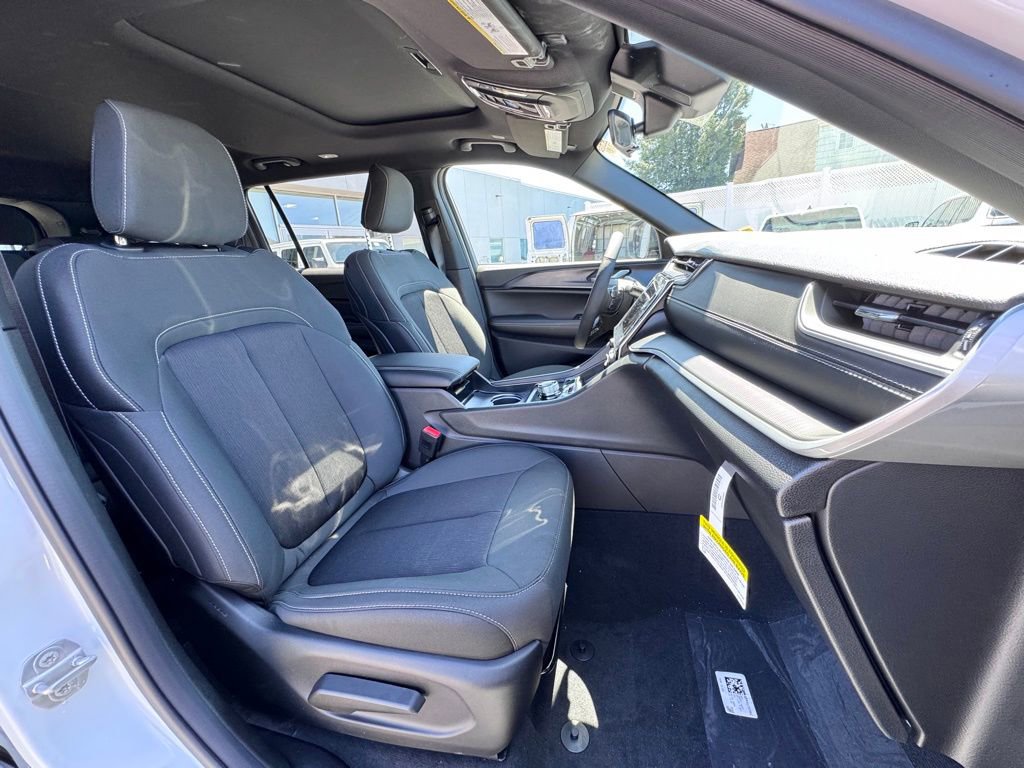 New 2026 Jeep Grand Cherokee L 4WD image 19