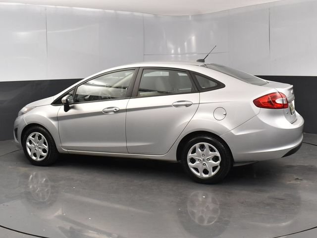 Used 2013 Ford Fiesta SE FWD image 6