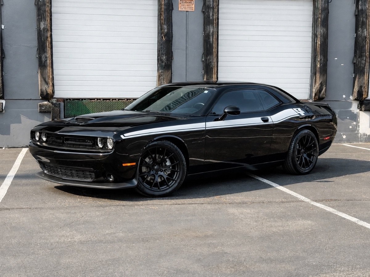 Used 2022 Dodge Challenger R/T w/ Blacktop Package RWD image 8