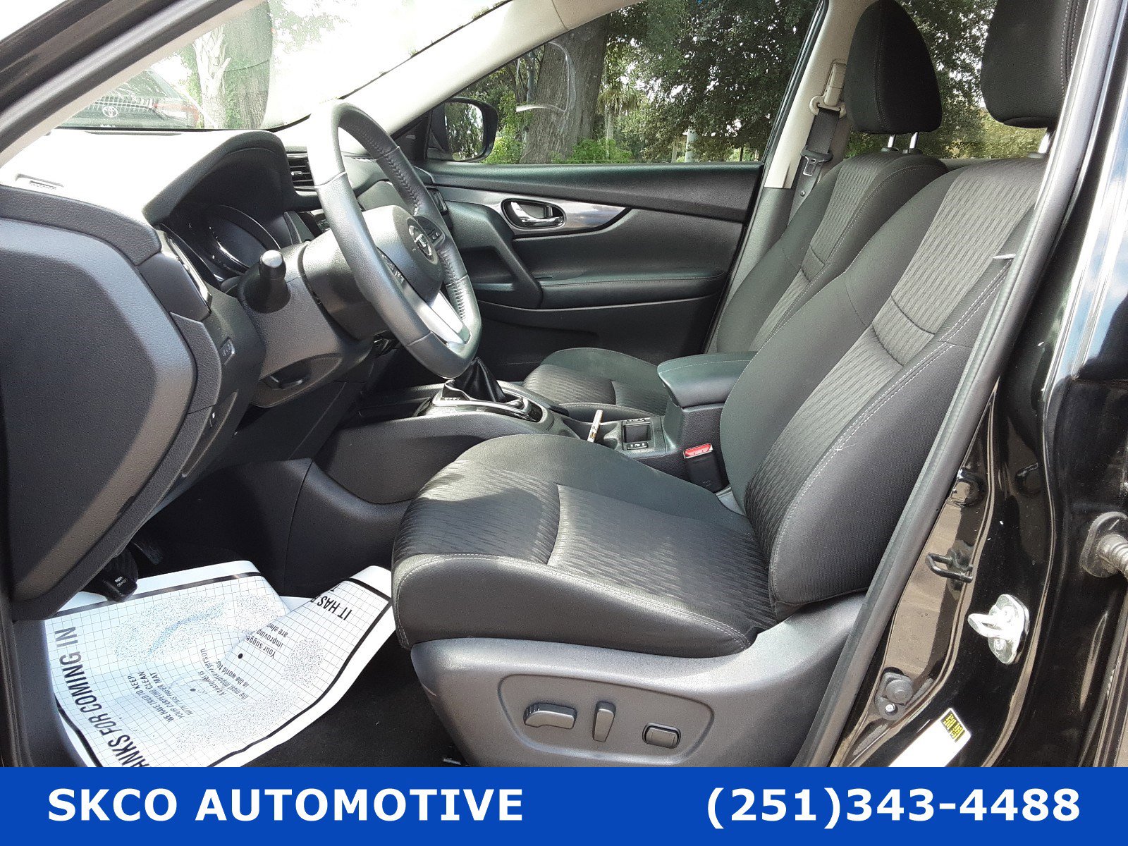 Used 2018 Nissan Rogue SV image 11