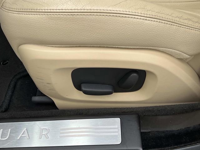 Used 2013 Jaguar XF image 19