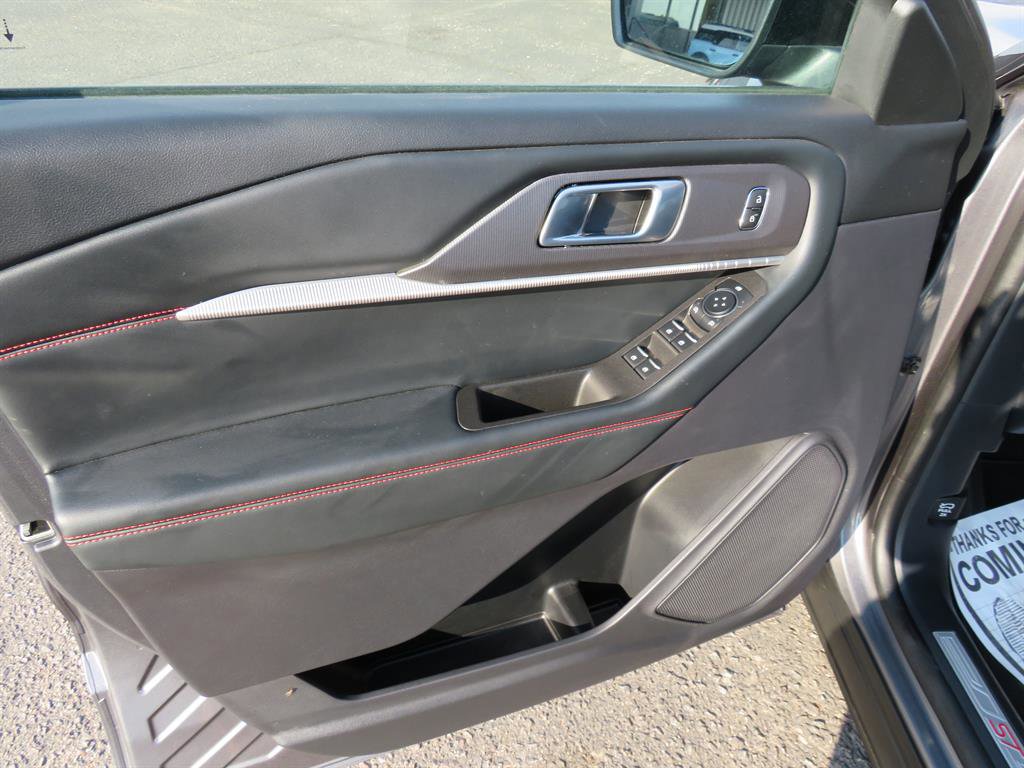 Used 2025 Ford Explorer ST-Line image 10
