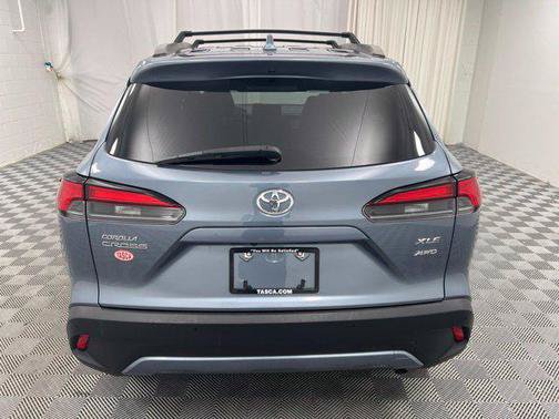 Used 2022 Toyota Corolla Cross XLE w/ Convenience Package AWD/4WD image 7