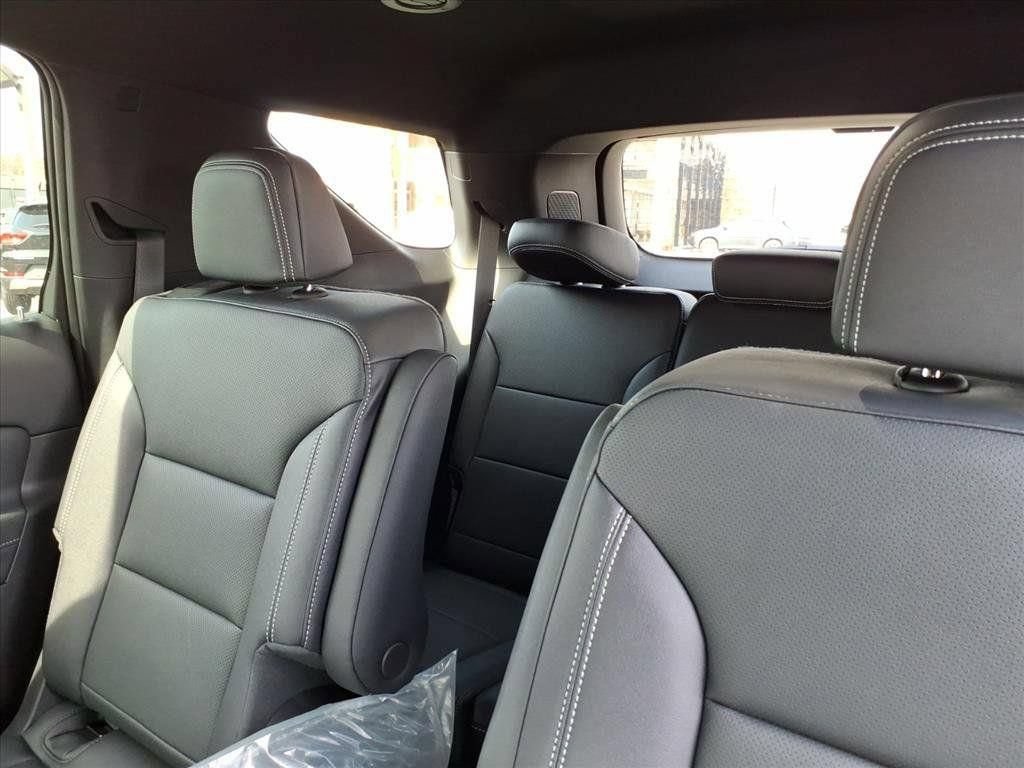 New 2026 Chevrolet Traverse LT w/ Driver Confidence Package FWD image 12