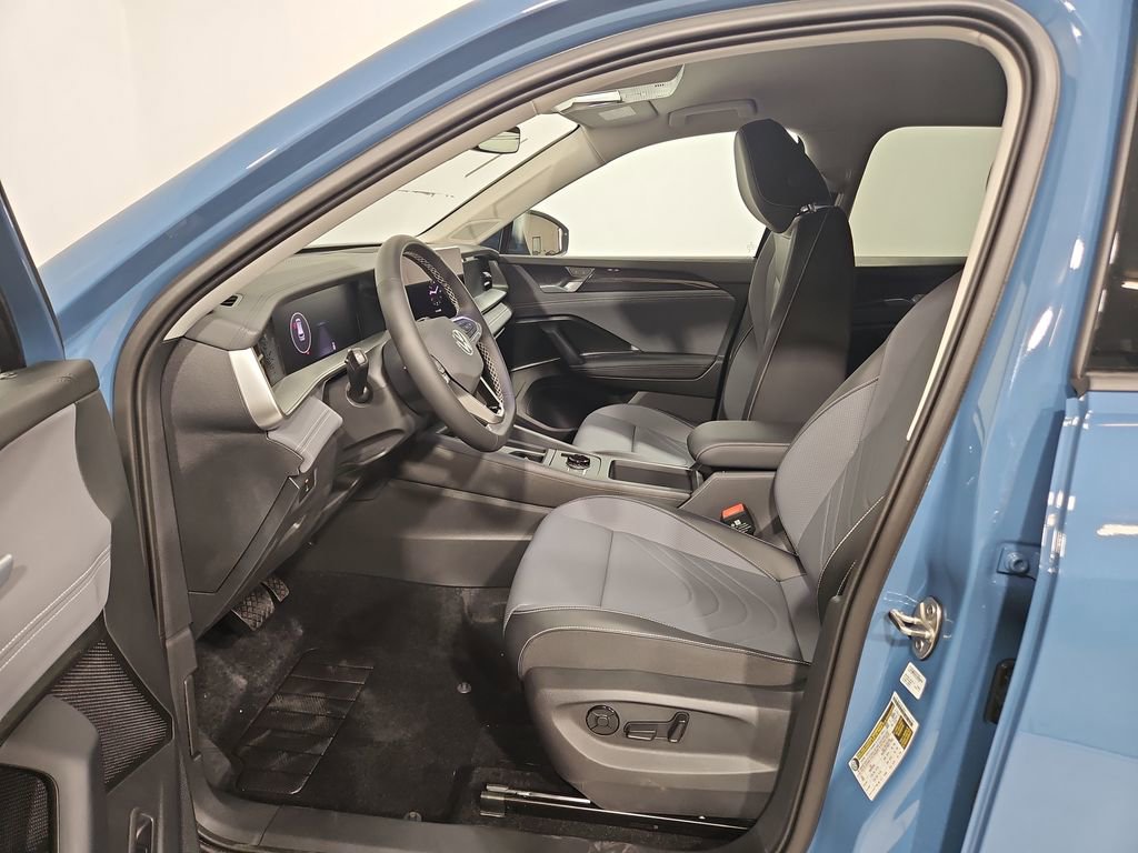 New 2026 Volkswagen Tiguan SE image 9