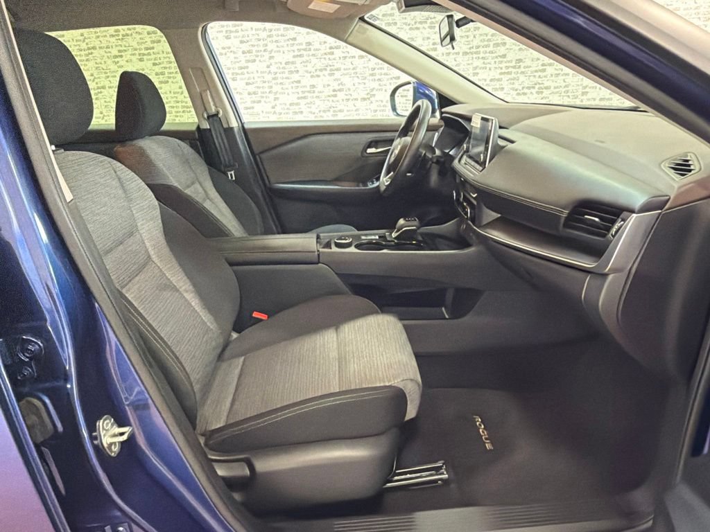 Used 2023 Nissan Rogue SV AWD/4WD image 11