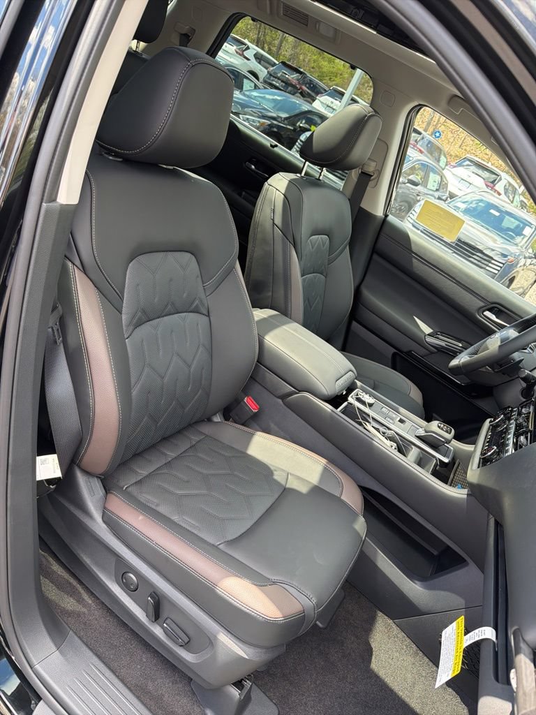 Used 2026 Nissan Pathfinder Platinum w/ Cargo Package AWD/4WD image 31