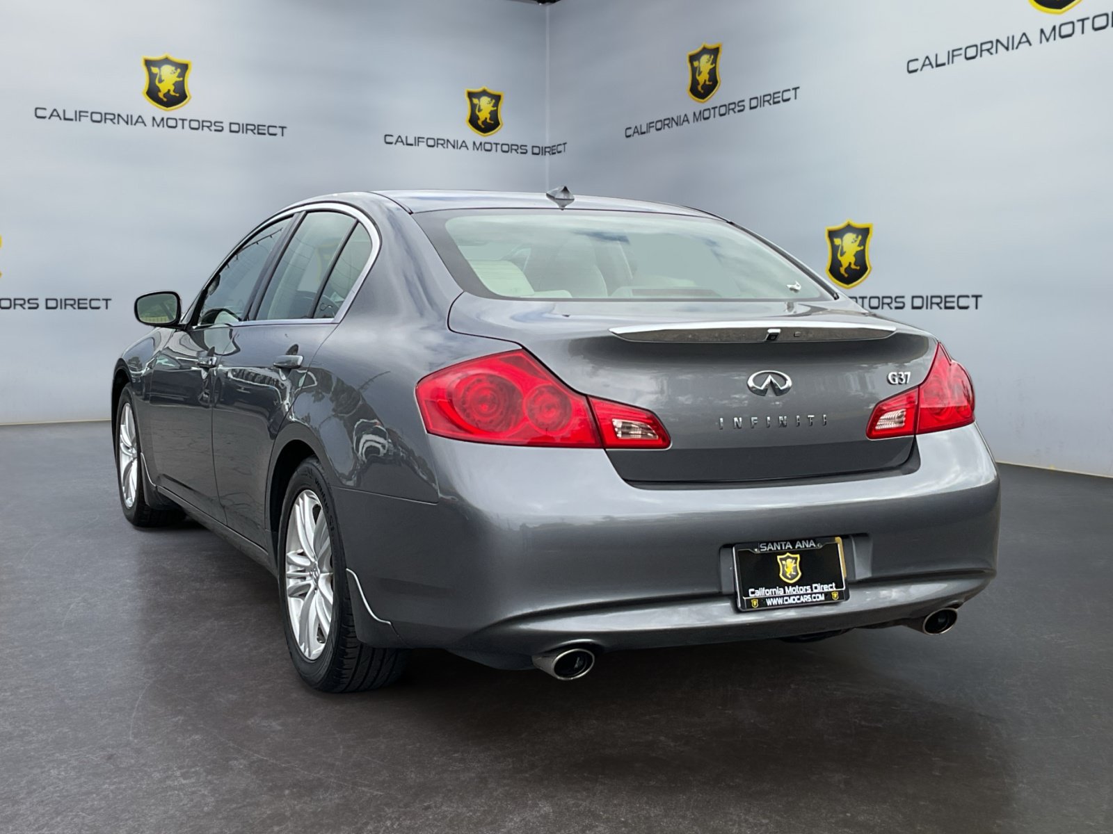 Used 2013 INFINITI G37 Journey RWD image 7