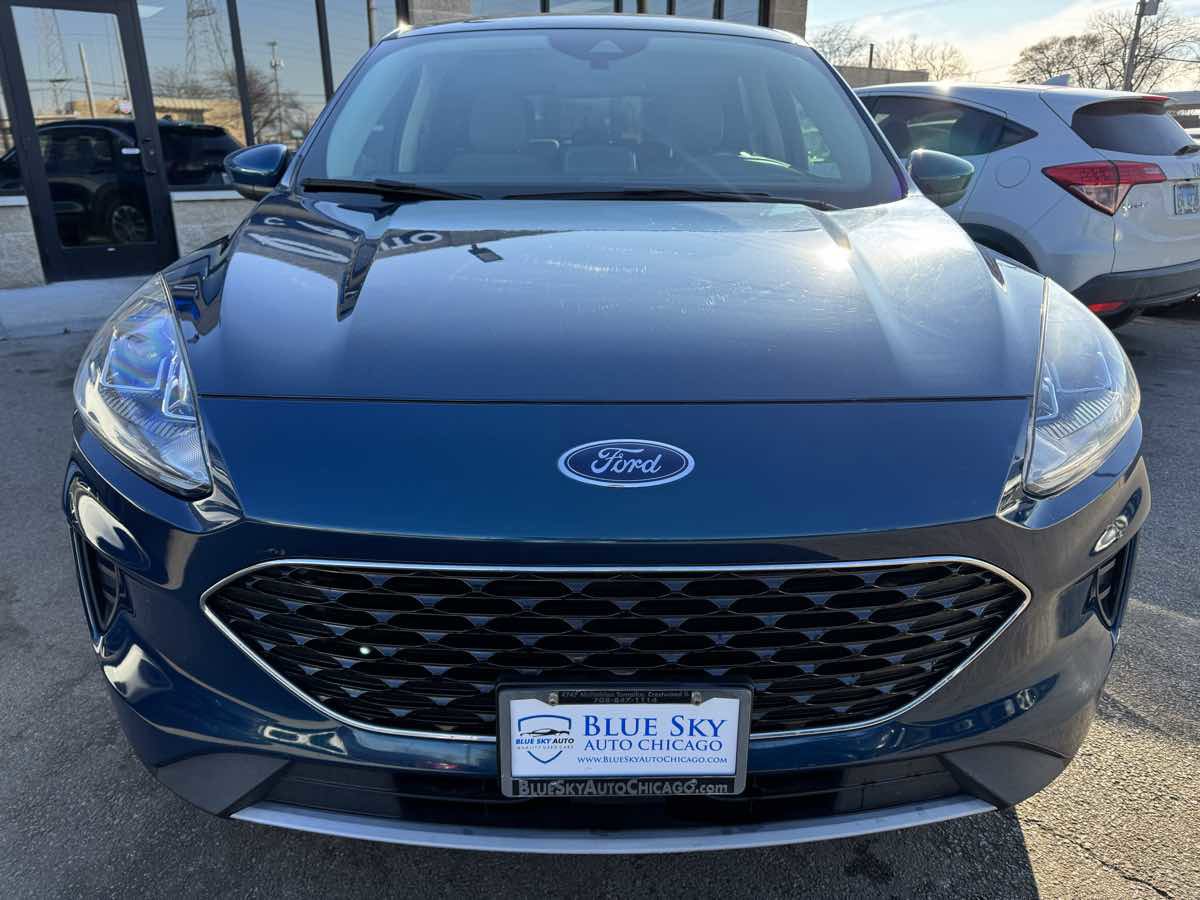 Used 2020 Ford Escape SE image 2