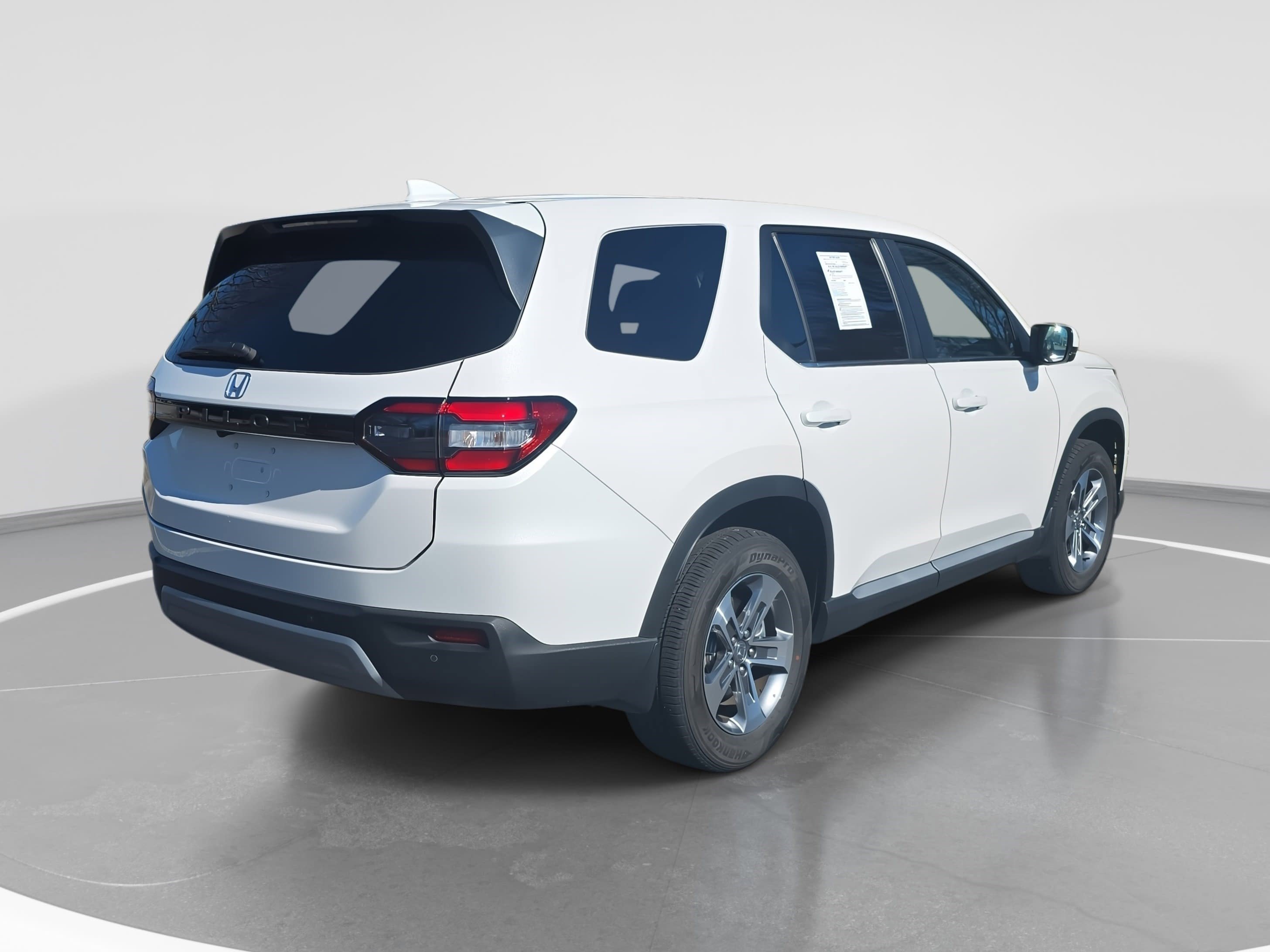 Used 2025 Honda Pilot EX-L image 5