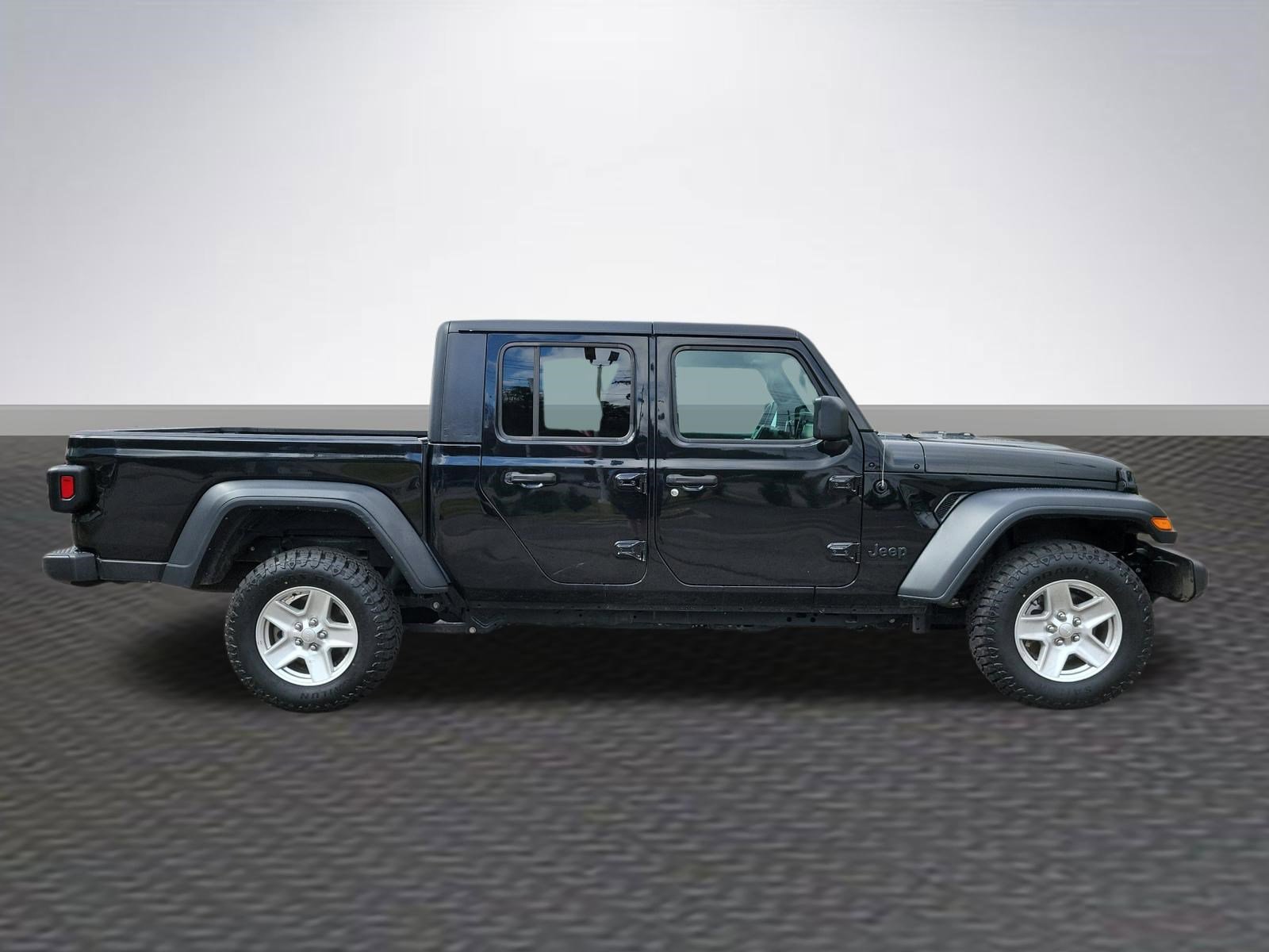 Used 2023 Jeep Gladiator Sport image 4