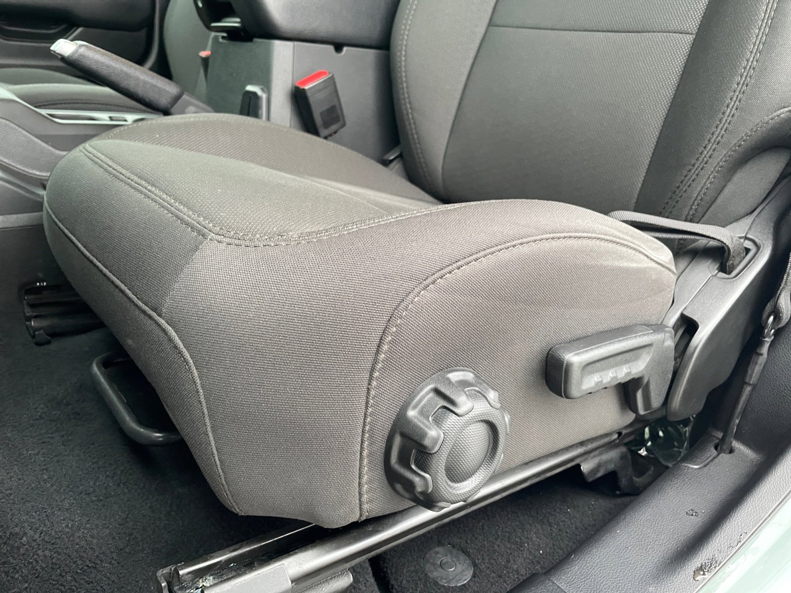 Used 2023 Jeep Wrangler Sport image 28