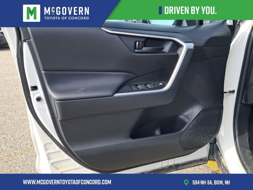 Used 2024 Toyota RAV4 LE AWD/4WD image 12