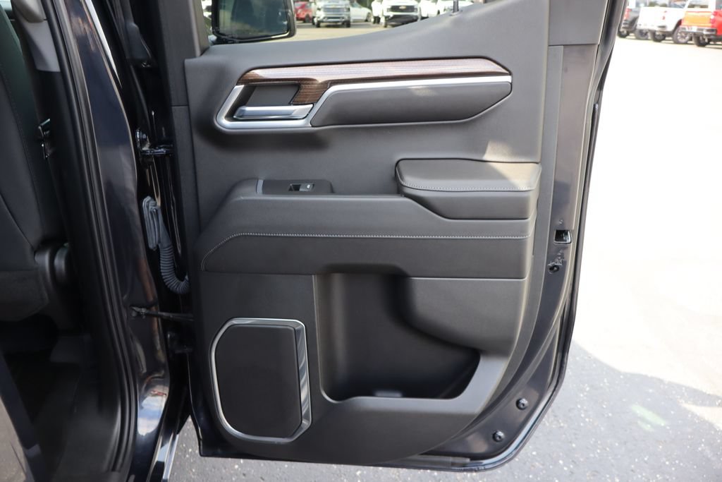 Used 2023 Chevrolet Silverado 1500 RST AWD/4WD image 21