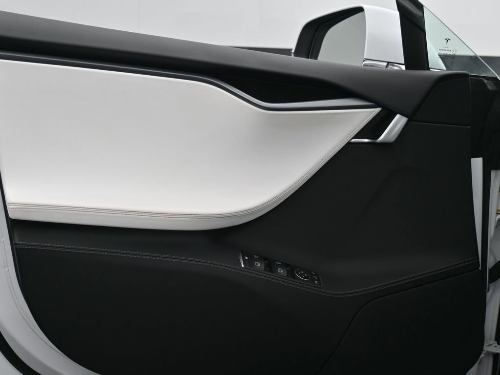 Used 2020 Tesla Model S Long Range image 9