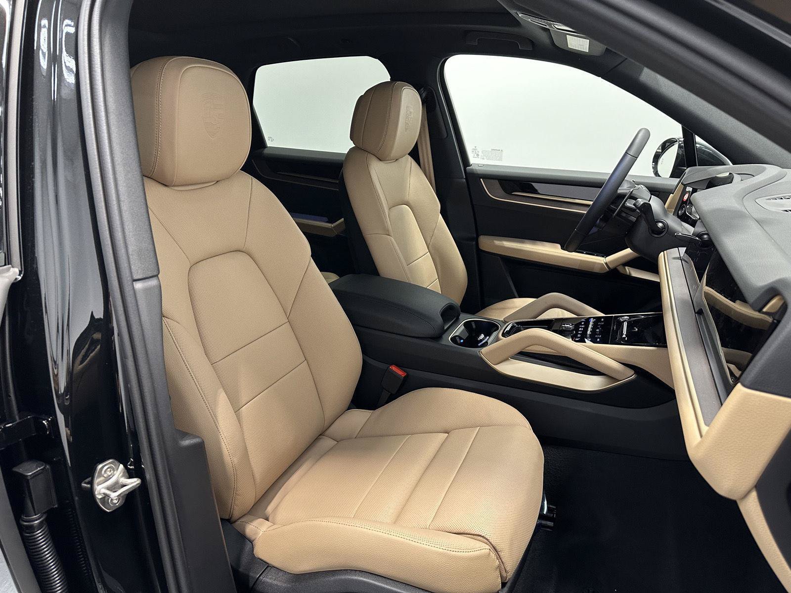 New 2026 Porsche Cayenne AWD/4WD image 46