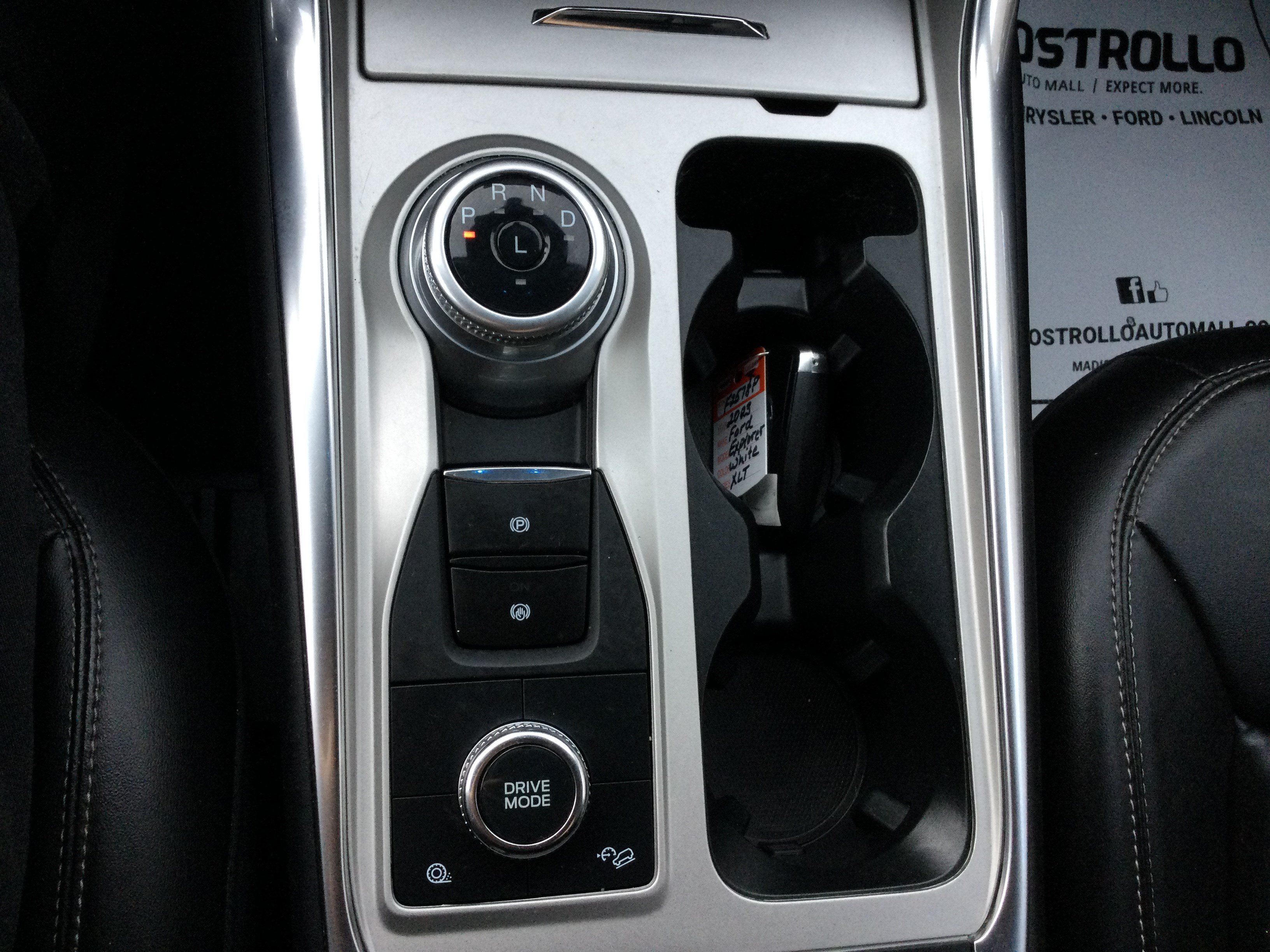 Used 2023 Ford Explorer XLT w/ Equipment Group 202A AWD/4WD image 14