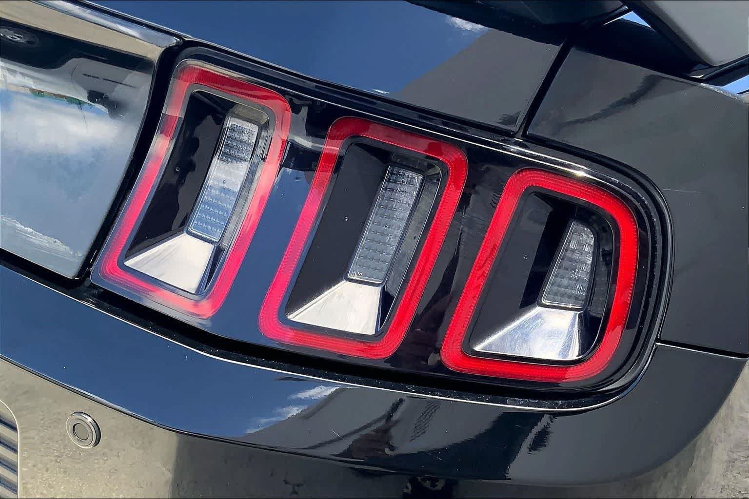 Used 2014 Ford Mustang GT Premium w/ Electronics Package RWD image 30