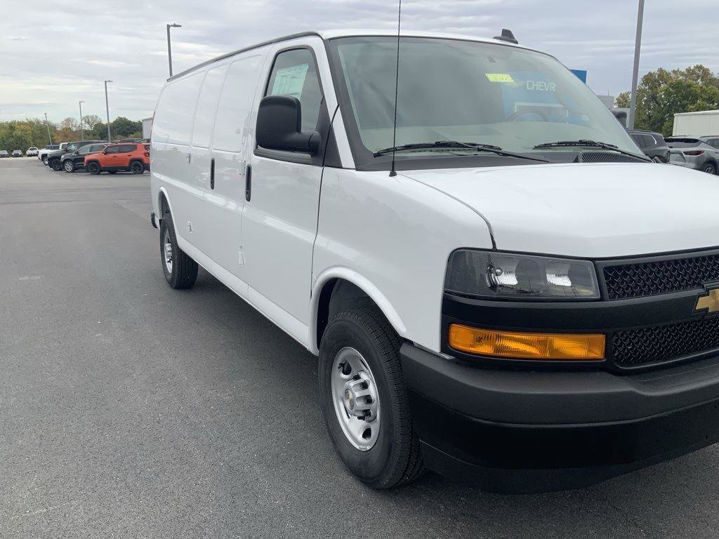 New 2025 Chevrolet Express 3500 Extended w/ Driver Convenience Package RWD image 13