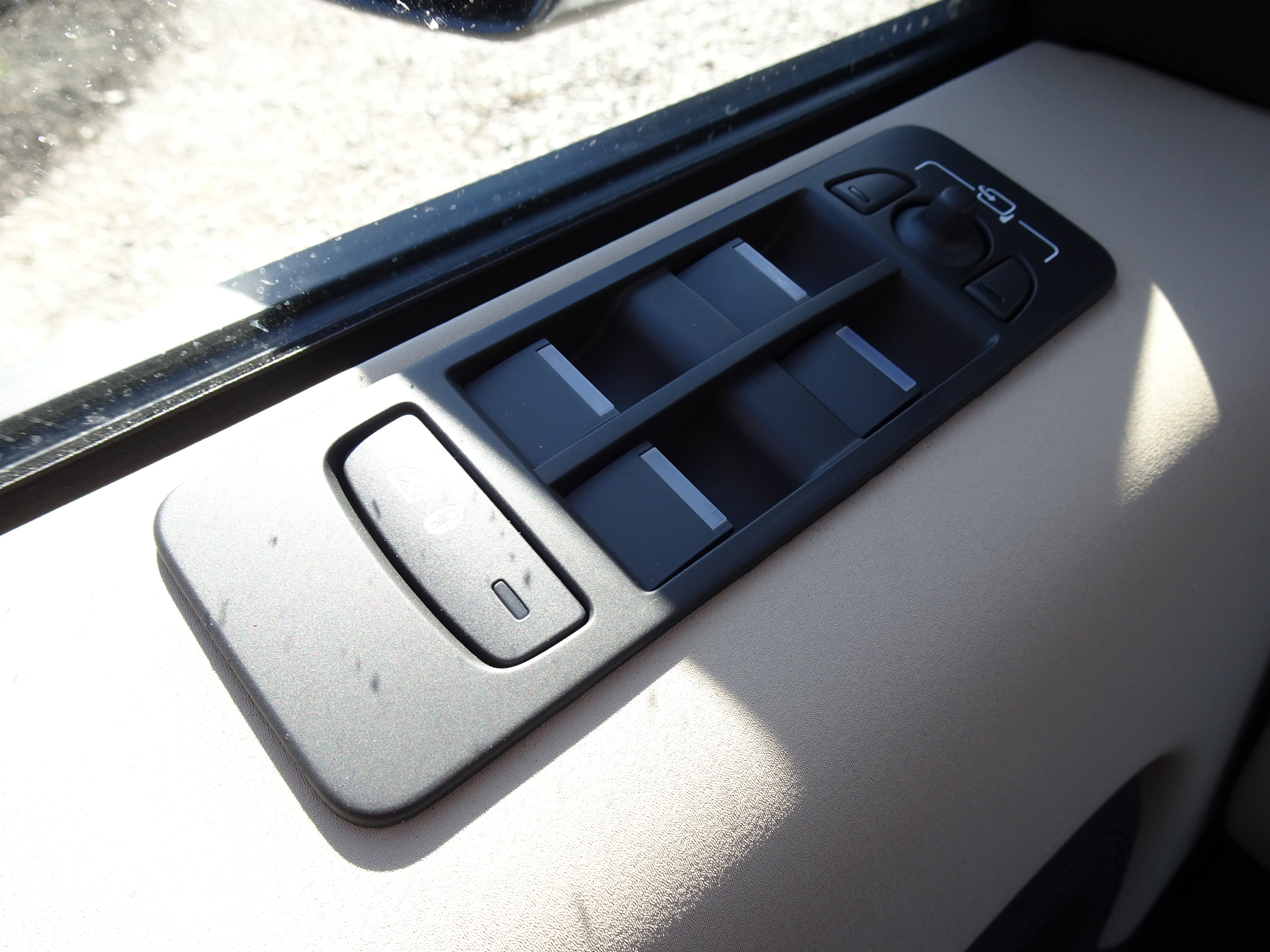 New 2025 Land Rover Discovery Sport S AWD/4WD image 25