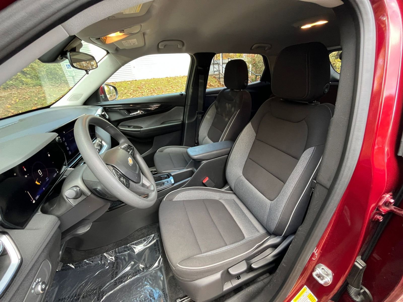 Used 2025 Chevrolet TrailBlazer LT image 32