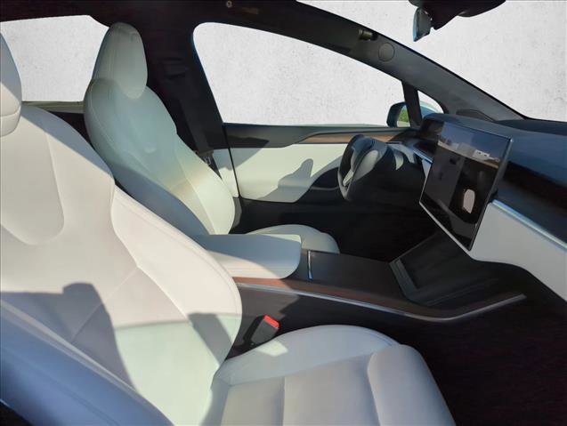 Used 2022 Tesla Model X image 25