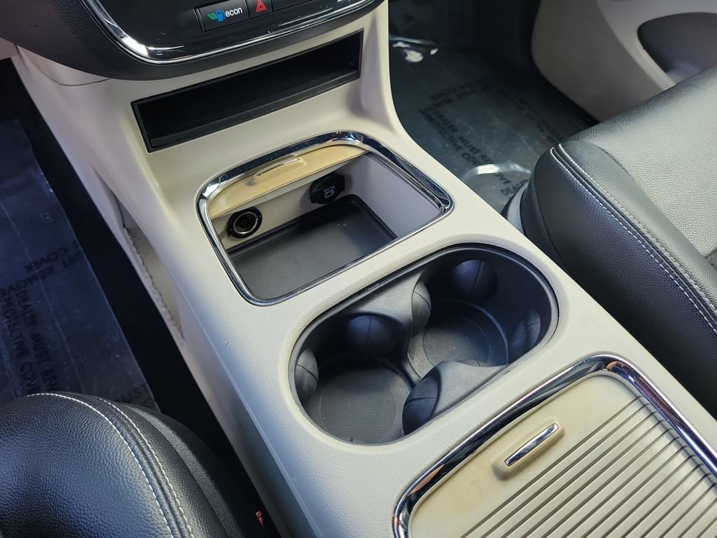 Used 2019 Dodge Grand Caravan SXT FWD image 24