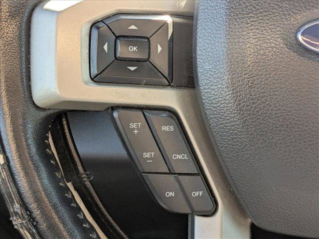 Used 2022 Ford F250 Lariat w/ Black Appearance Package image 4