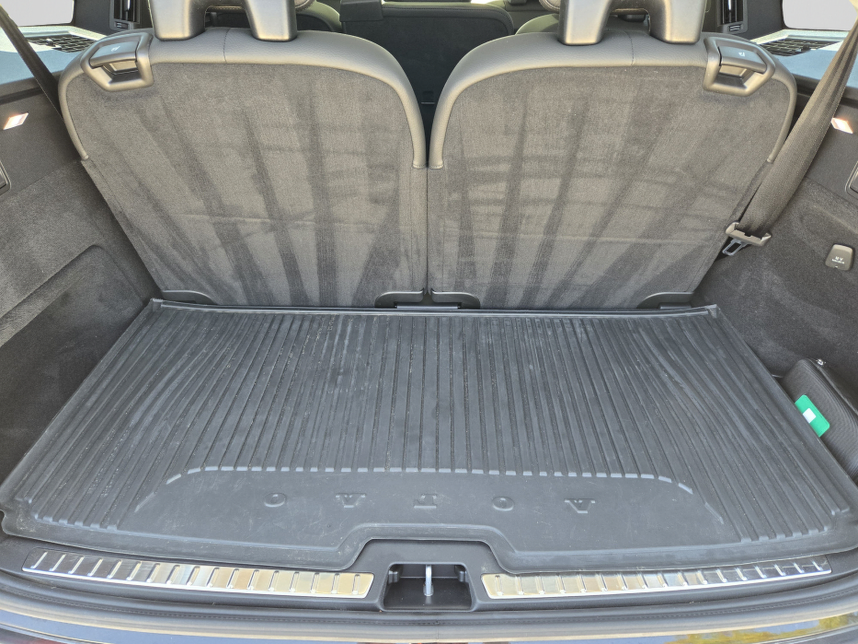 Used 2025 Volvo XC90 T8 Plus w/ Protection Package Premier AWD/4WD image 30