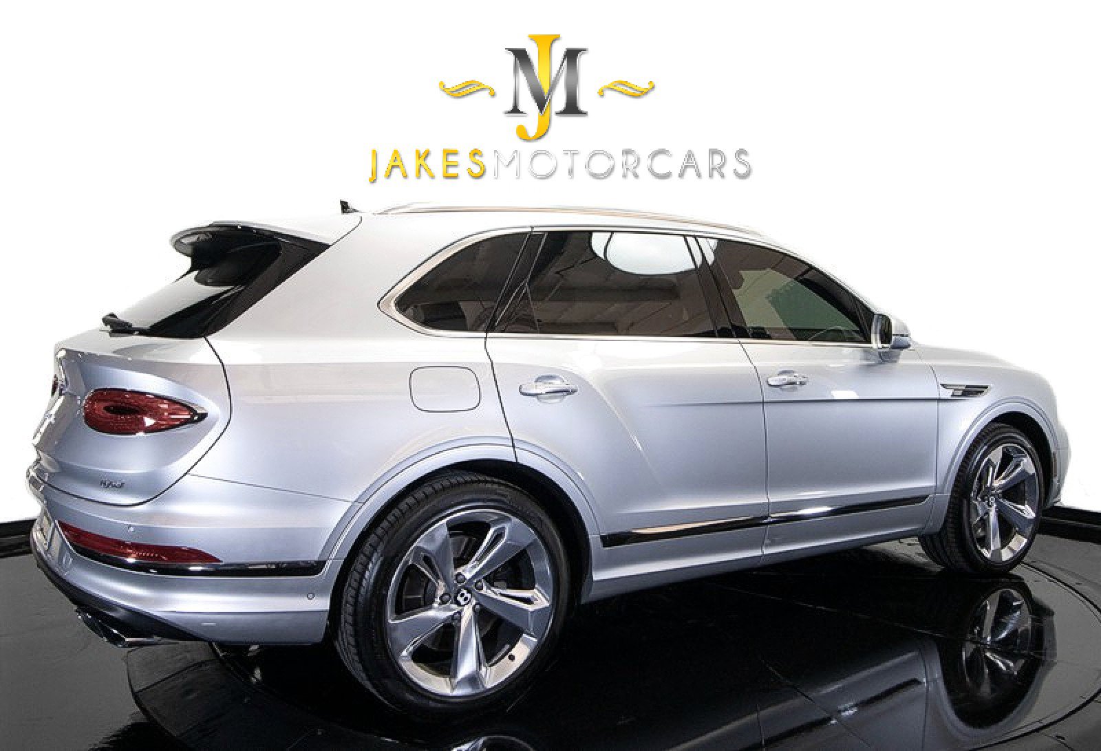 Used 2023 Bentley Bentayga Plug-In Hybrid image 15
