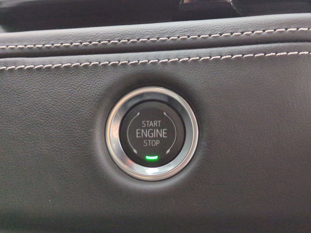 Used 2026 Cadillac Escalade Platinum Sport w/ LPO, ONYX Package image 29