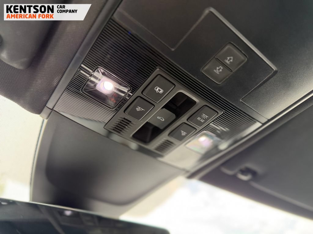 Used 2022 Volkswagen Tiguan SEL R-Line AWD/4WD image 19