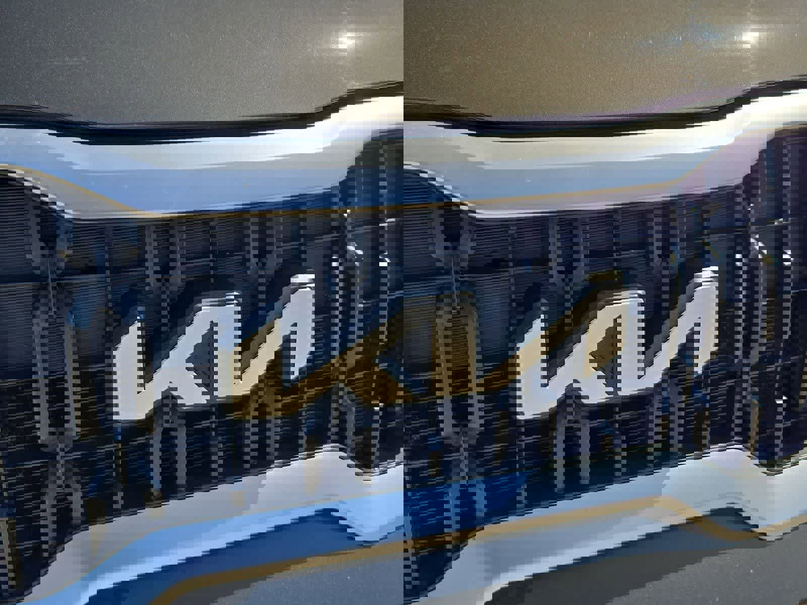 Used 2023 Kia Telluride EX w/ EX Captain's Chair Package image 10