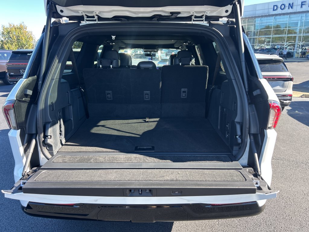 New 2027 Lincoln Navigator L Reserve w/ Jet Appearance Package AWD/4WD image 9