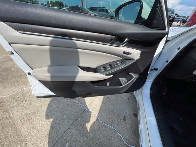 Used 2020 Honda Accord Touring image 7